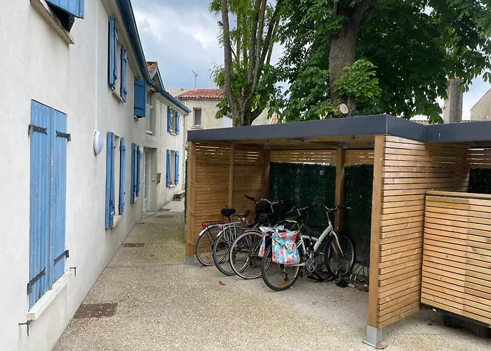 A -15Min A Velo Du Vieux Port La Rochelle 2